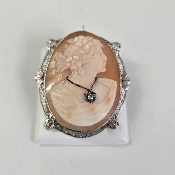 Antique Cameo 14K Gold Diamond Pendant Brooch - Picture 5 of 16